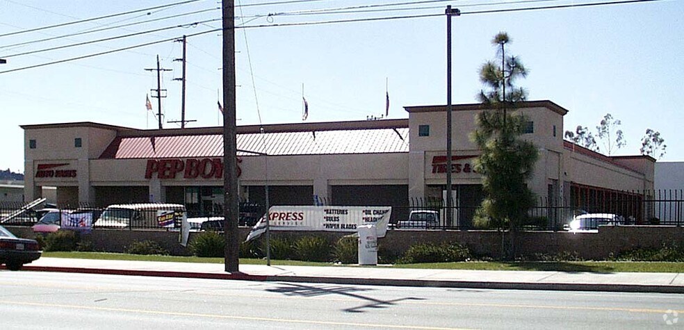3332 N San Fernando Rd, Los Angeles, CA à louer - Photo du bâtiment - Image 2 de 4