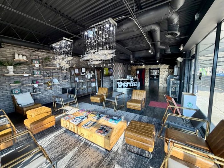 2925 Lakeside Dr, Oklahoma City, OK for sale - Interior Photo - Image 2 of 6