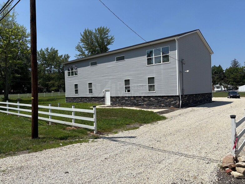 1627 Krumroy Rd, Akron, OH à vendre - Photo du bâtiment - Image 1 de 6