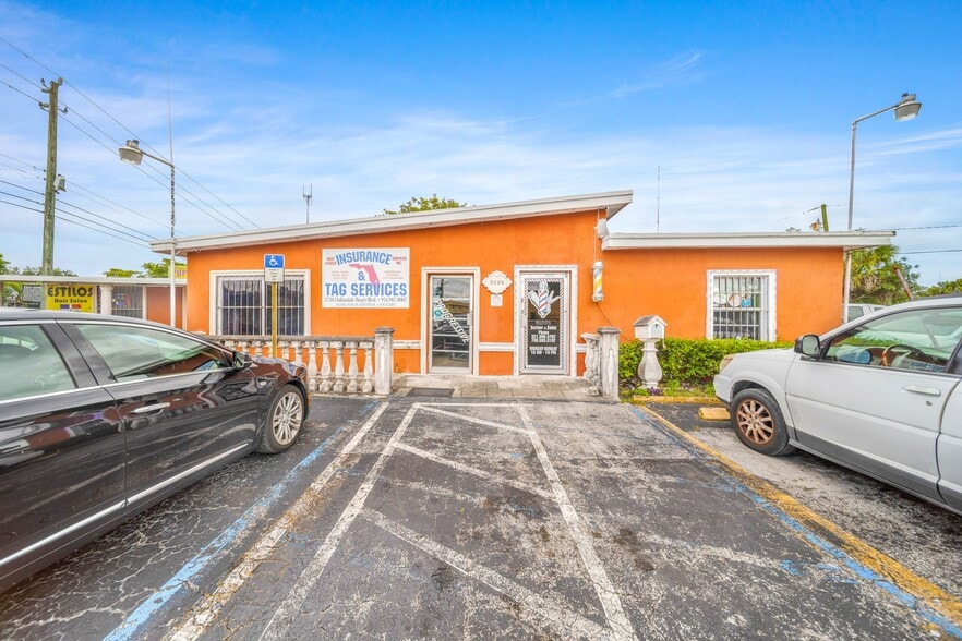 5720 Hallandale Beach Blvd, West Park, FL for sale - Primary Photo - Image 2 of 30