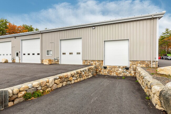 Plus de détails pour 34 Route 125, Kingston, NH - Industriel à vendre