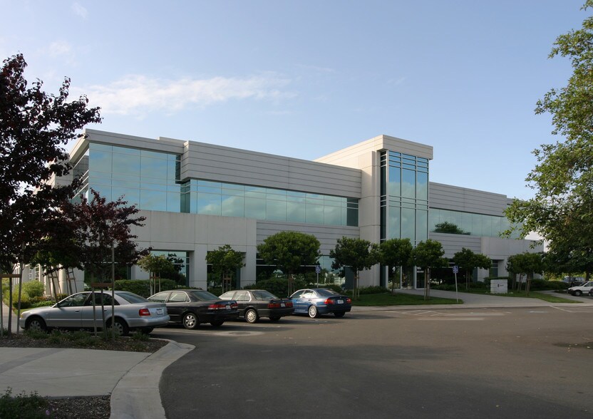 1600 Bridge Pky, Redwood City, CA for lease - Building Photo - Image 2 of 6