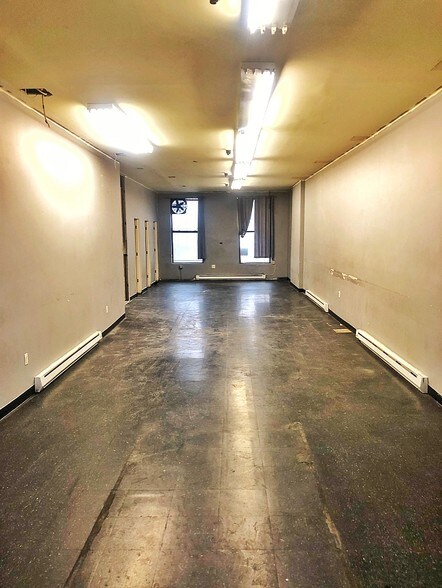 1238 Fulton St, Brooklyn, NY for lease - Interior Photo - Image 2 of 4