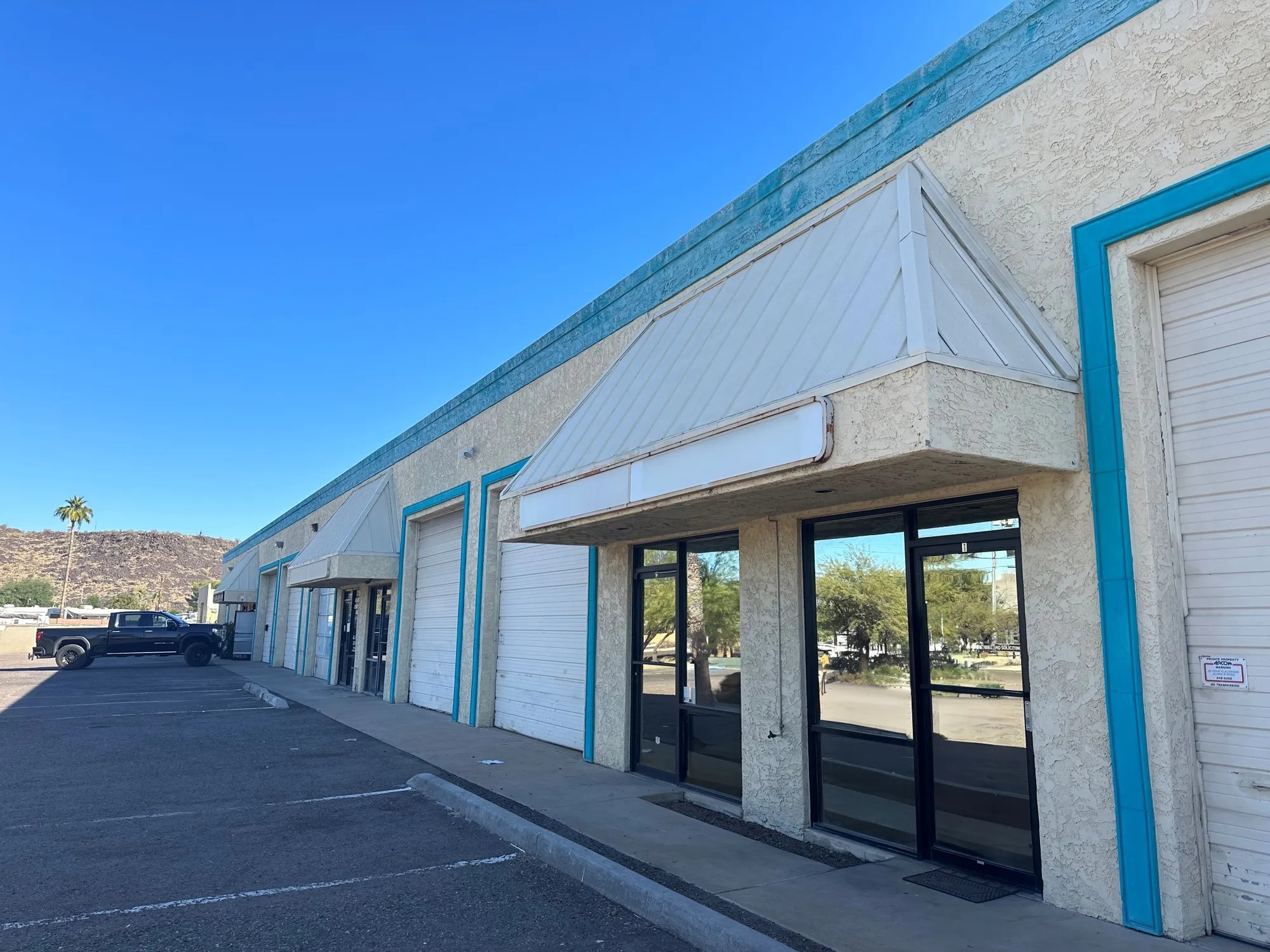 21831-21837 N 27th Ave, Phoenix, AZ for lease Building Photo- Image 1 of 4