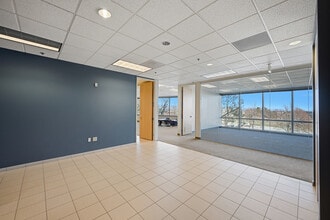 630 Plaza Dr, Highlands Ranch, CO à louer Photo intérieure- Image 2 de 12