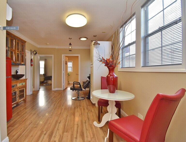 264 Spring St, Pleasanton, CA à louer - Photo intérieure - Image 3 de 21