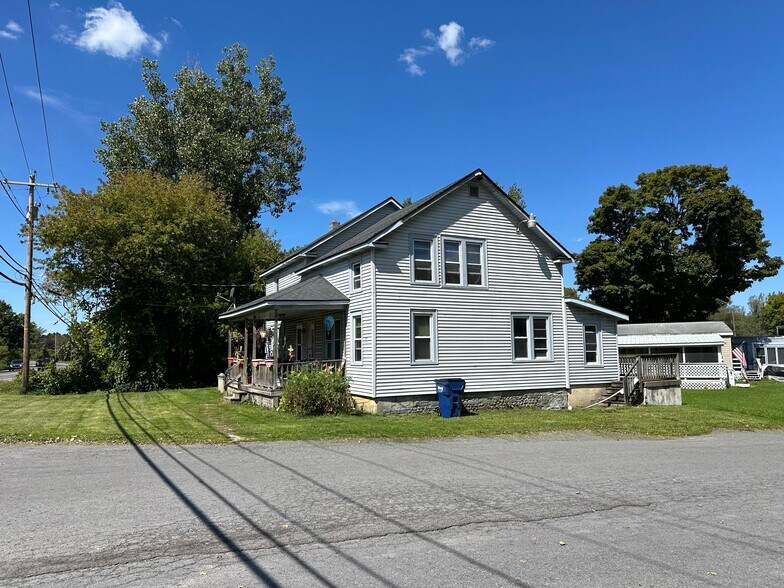 1367 State Route 5, Elbridge, NY à vendre - Photo du bâtiment - Image 2 de 7