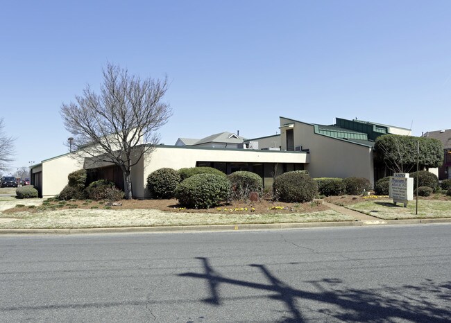 Plus de détails pour 5570 Murray Ave, Memphis, TN - Bureau à vendre