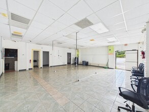 2543-2567 Gessner Dr, Houston, TX for lease Interior Photo- Image 2 of 11