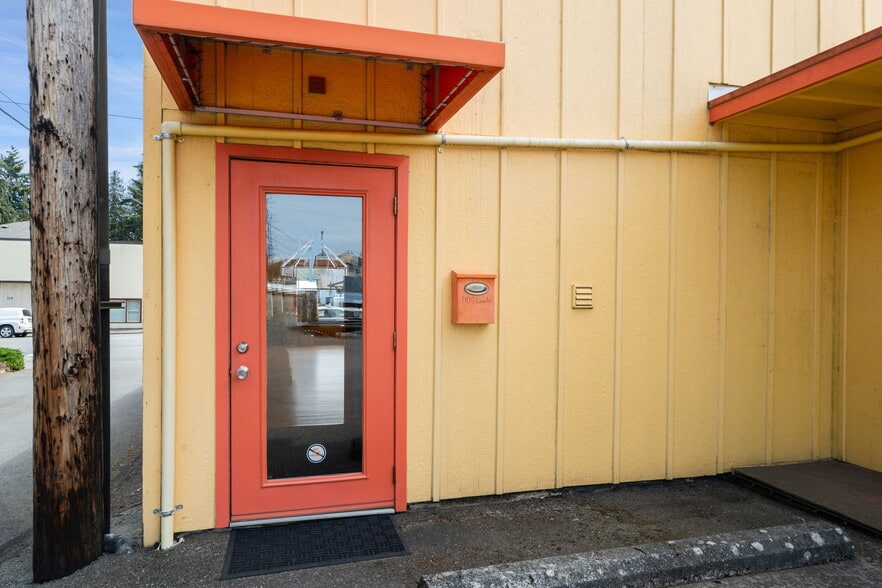 710 S Lincoln St, Port Angeles, WA for sale - Building Photo - Image 3 of 41