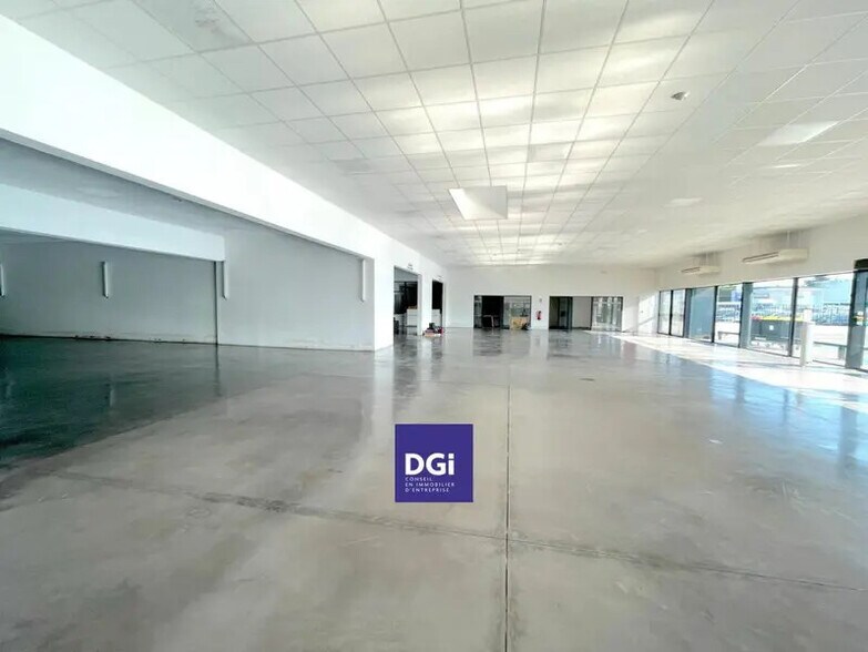 2700 Route De Montpellier, Nîmes for lease - Interior Photo - Image 3 of 9