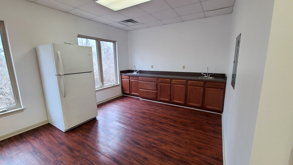 6900 Houston Rd, Florence, KY for lease - Interior Photo - Image 2 of 8