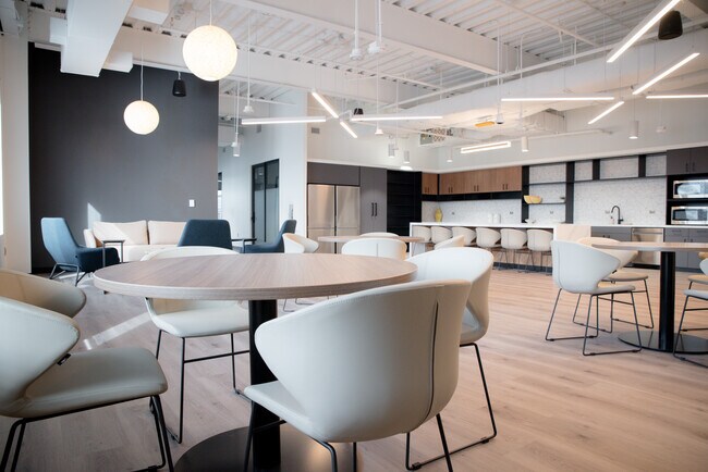 Plus de détails pour 5825 University Research Ct, College Park, MD - Coworking à louer