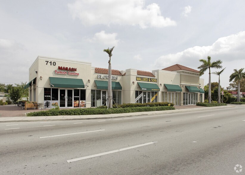 730 W Hallandale Beach Blvd, Hallandale Beach, FL à louer - Photo du bâtiment - Image 2 de 4