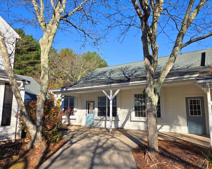 395 W Avon Rd, Avon, CT for lease - Building Photo - Image 2 of 4