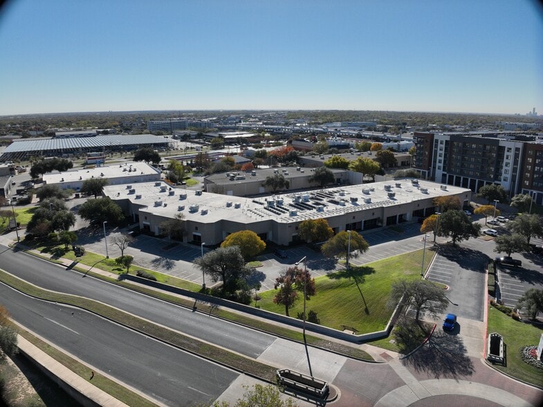 9229 Waterford Centre Blvd, Austin, TX à louer - Matterport Community - Image 2 de 32