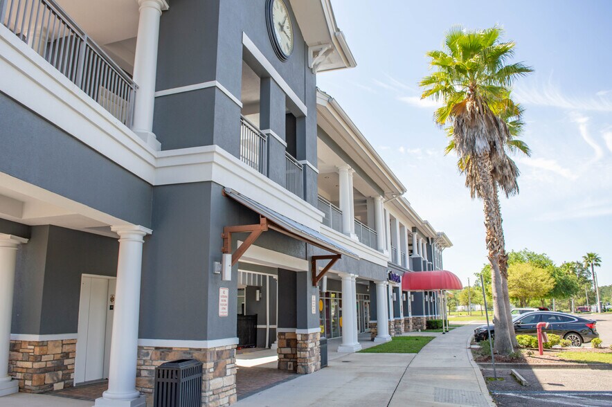 406 Old Hard Rd, Orange Park, FL à louer - Photo du bâtiment - Image 3 de 8