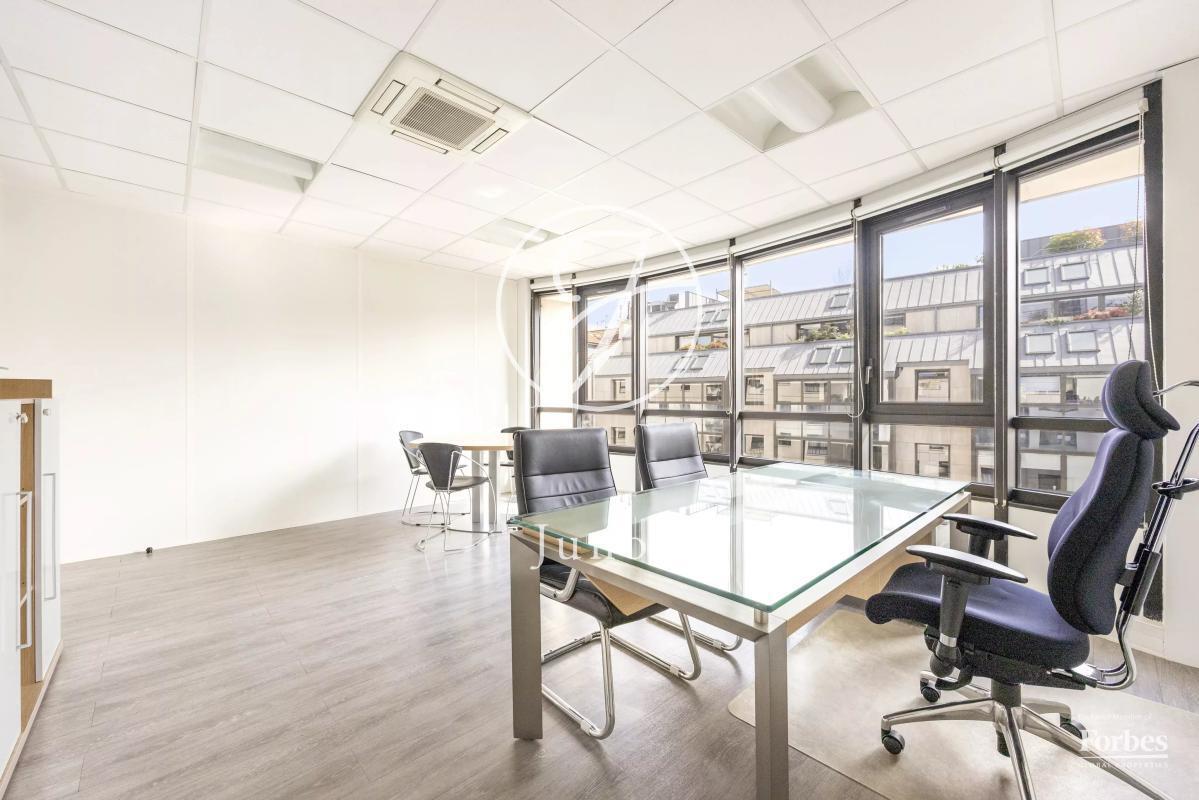 Office in Levallois-Perret for sale Building Photo- Image 1 of 16
