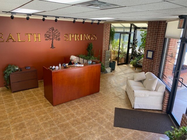 118 Spring St, Excelsior Springs, MO à vendre - Photo du bâtiment - Image 2 de 5