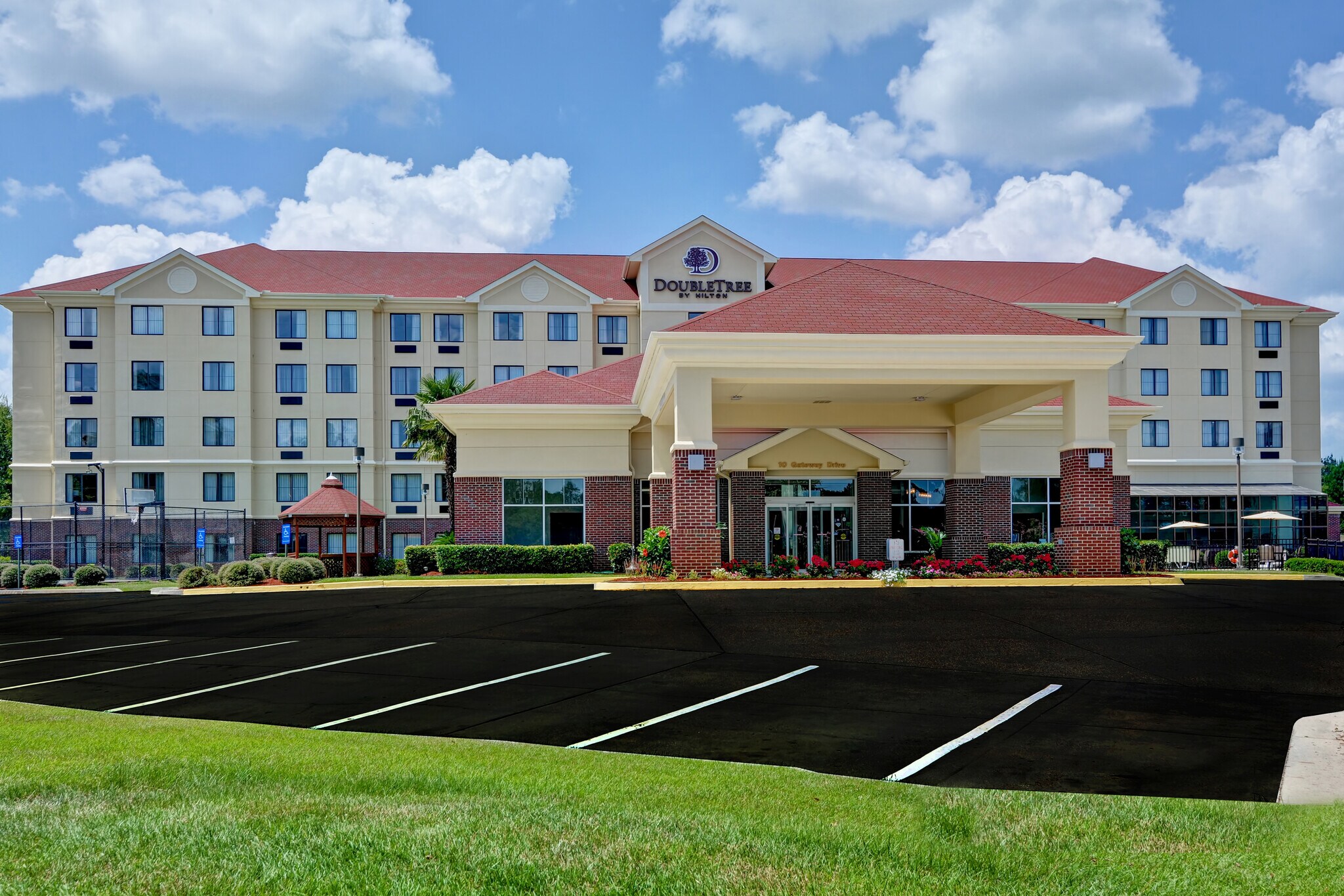 10 Gateway Dr, Hattiesburg, MS à vendre Photo du bâtiment- Image 1 de 1