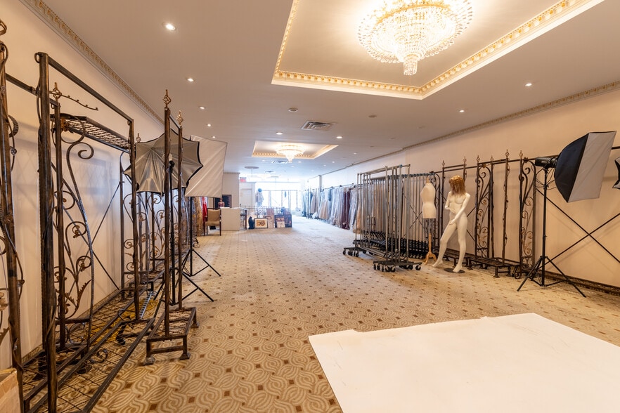 6712 Saint-Hubert Rue, Montréal, QC for lease - Building Photo - Image 3 of 10