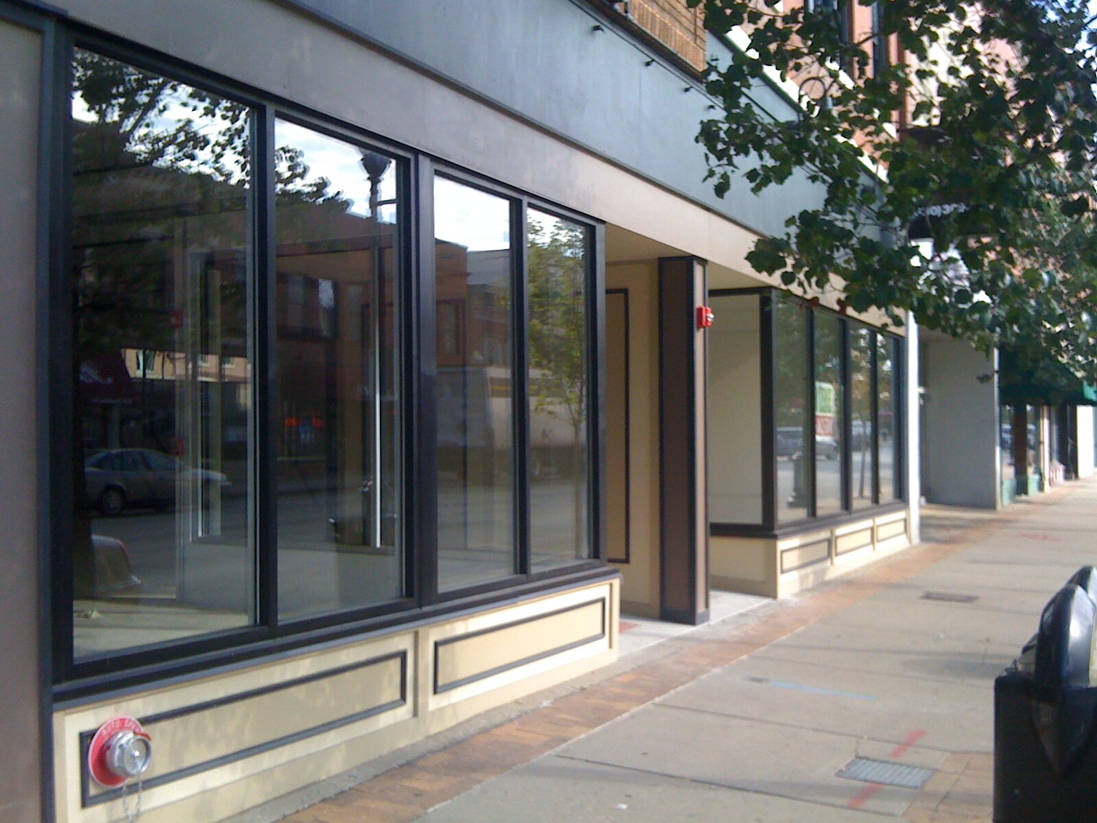 14-20 N Broadway Ave, Aurora, IL à louer Photo du bâtiment- Image 1 de 9