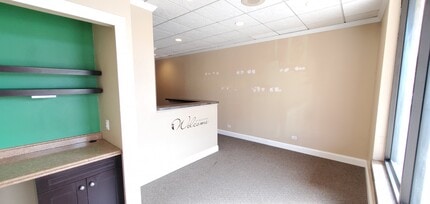 960-998 Lake St, Roselle, IL for lease Interior Photo- Image 2 of 14