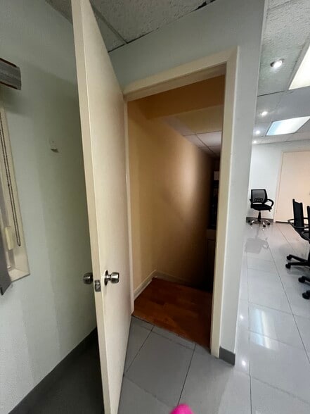 3100 NW 72nd Ave, Miami, FL à vendre - Photo intérieure - Image 3 de 29