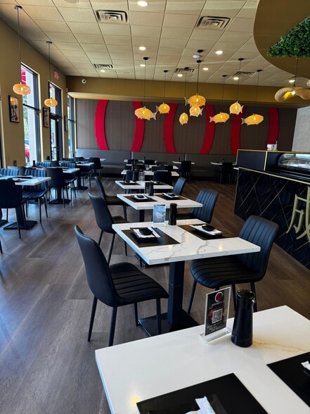 9648-9664 W Linebaugh Ave, Tampa, FL for sale - Interior Photo - Image 2 of 10