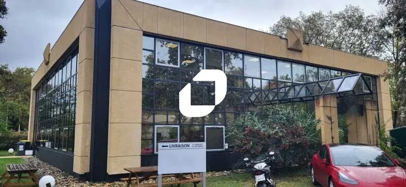 Office in Pessac for lease - Building Photo - Image 1 of 11