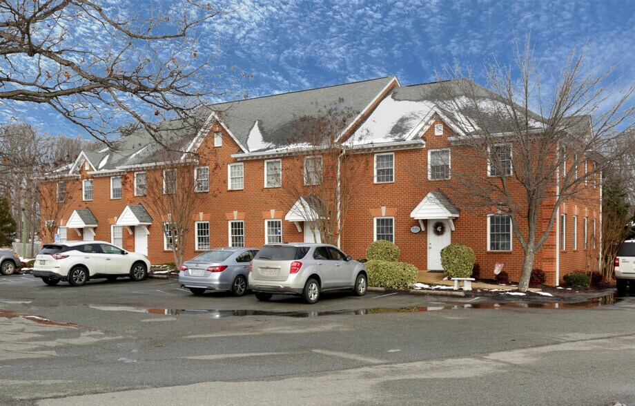 2560 Anderson Hwy, Powhatan, VA à louer - Photo du bâtiment - Image 1 de 9