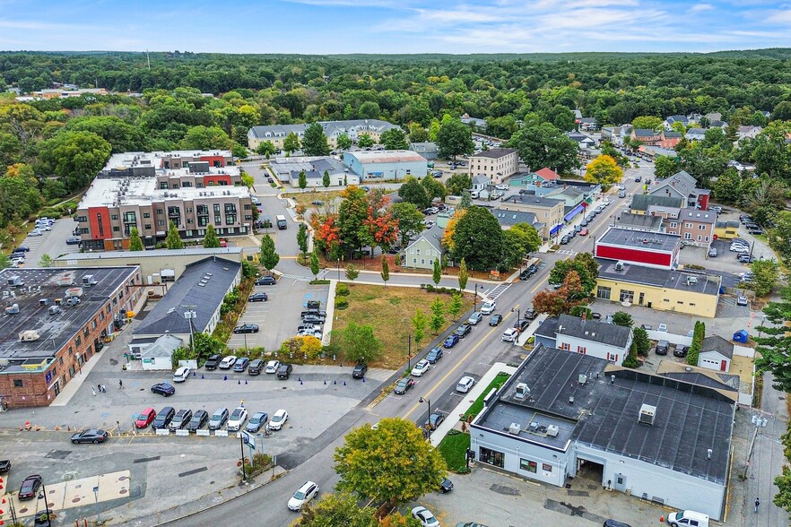 135 Commonwealth Ave, Concord, MA à louer - Photo du b timent - Image 3 de 17