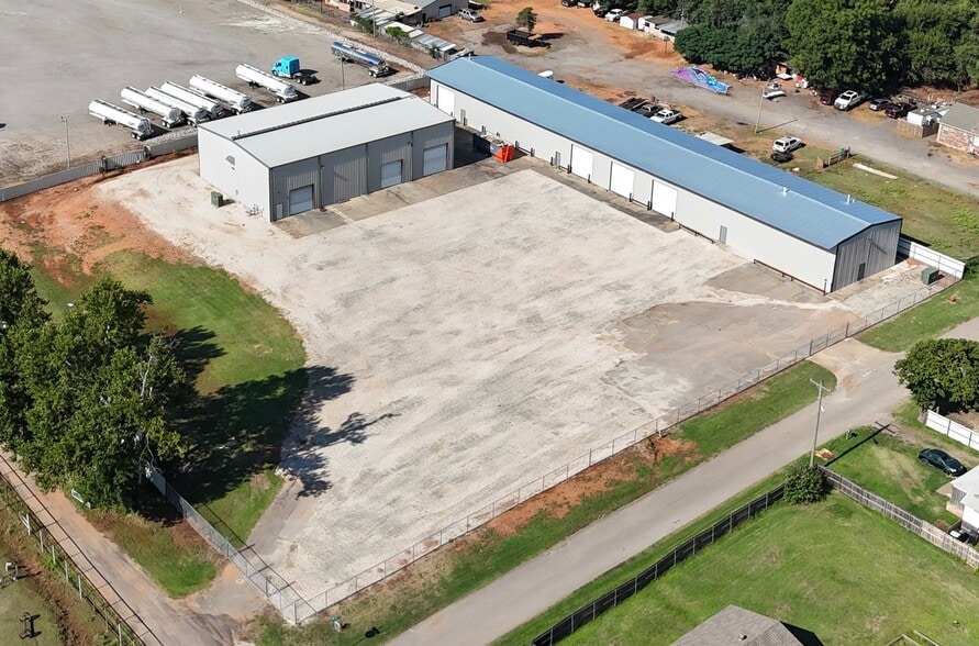 1626 SE 40th St, Oklahoma City, OK for lease - Building Photo - Image 3 of 14