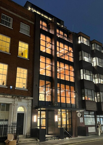 16 Mortimer St, Londres à louer - Photo du bâtiment - Image 1 de 19