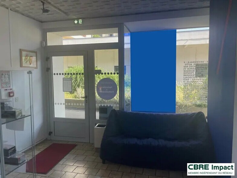 56 Esplanade Fléchambault, Reims for sale - Lobby - Image 3 of 5