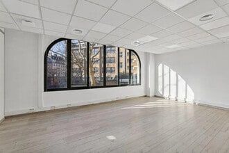 47 Rue De Charonne, Paris for lease Interior Photo- Image 1 of 18
