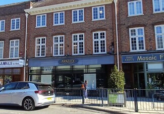 Plus de détails pour 16-17 Hermitage Rd, Hitchin - Commerce de détail à louer
