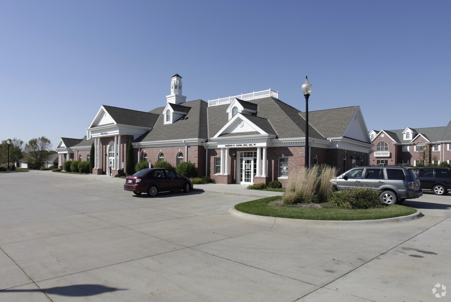 3401 Plantation Dr, Lincoln, NE for lease - Primary Photo - Image 1 of 3