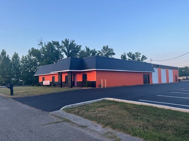 1313 Newton Ave, Evansville, IN à louer - Photo du bâtiment - Image 1 de 8