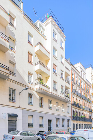 Plus de détails pour Calle De Espartinas, 4, Madrid - Multi-résidentiel à vendre