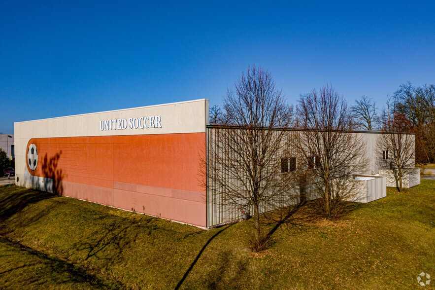 5018 Blazing Star Dr, Madison, WI for sale - Building Photo - Image 2 of 10