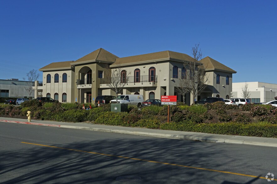 6 Quail Run Cir, Salinas, CA à louer - Photo du bâtiment - Image 2 de 4
