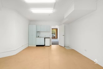 138 Carillon Ave, Newtown for lease Interior Photo- Image 2 of 3