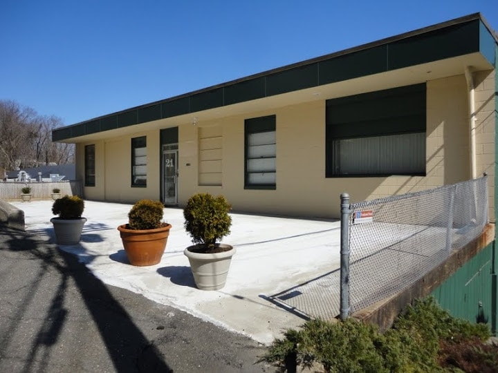 19-21 Hazel Ter, Woodbridge, CT for lease Primary Photo- Image 1 of 10