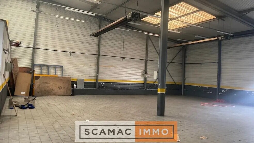 Industrial in Milly-la-Forêt for sale - Building Photo - Image 2 of 13