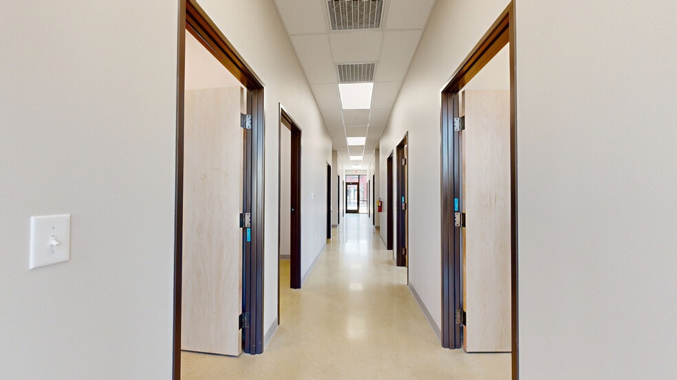 7001 W. I-10, San Antonio, TX à louer - Numérisation 3D de Matterport - Image 3 de 29