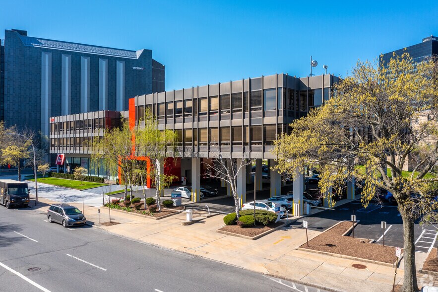 170 Hamilton Ave, White Plains, NY à louer - Photo du bâtiment - Image 2 de 7