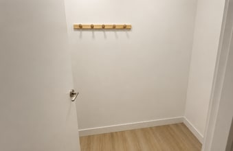 Retail in Alcalá de Henares, Madrid for lease Interior Photo- Image 2 of 4