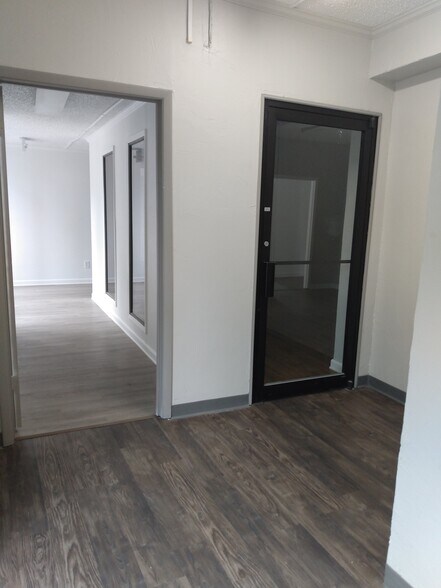 2019B S Henderson Blvd, Kilgore, TX à louer - Photo du bâtiment - Image 3 de 8