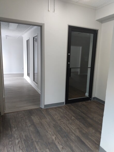 2019B S Henderson Blvd, Kilgore, TX à louer - Photo du bâtiment - Image 3 de 8